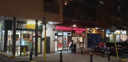 Darius Wood Fire Pizza Pasta Tallaght outside