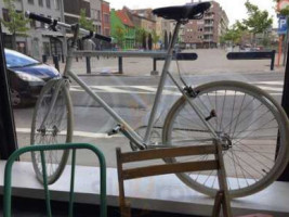 Bidon Coffee&bicycle outside