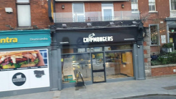 Chipmongers outside