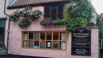 The City Arms outside