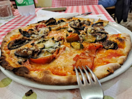 Rist. Pizzeria La Ruota food