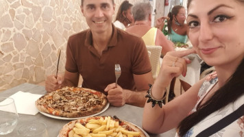 Pizzeria Il Canneto food