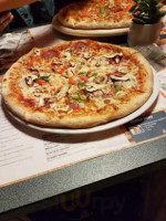 Pizza Lounge food