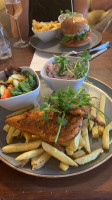 The Queens Arms food