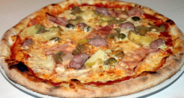 Kalica Pizzeria Della Solidarietà Onlus food