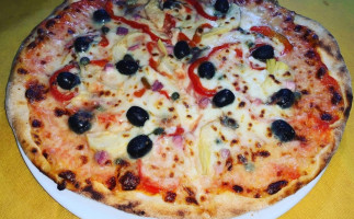 Pizzeria Col Di Lana food