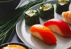 Isamii Sushi food