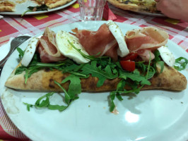 Pizzeria Almayer food