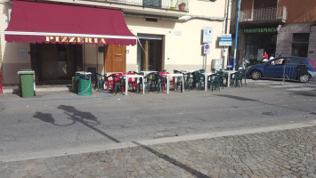 Pizzeria Battista outside