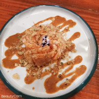 Honkaku Sushi inside