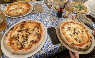Il Quinto Pizze E Delizie food