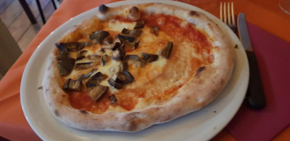 Pizzeria Napule è food