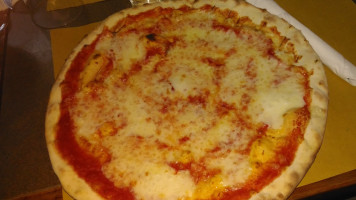 Pizzeria 4 Stelle food