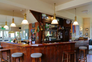 The Three Horseshoes inside