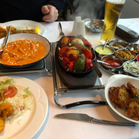 Roochi Real Indian Cuisine food