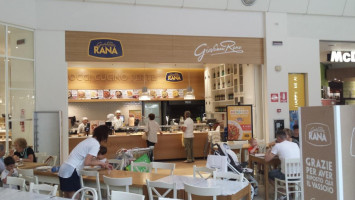 Giovanni Rana Il Leone Shopping Center inside