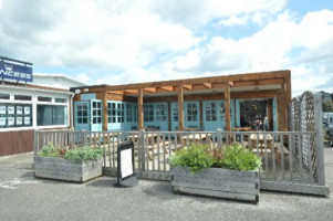 The Boathouse Cafe outside
