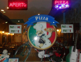 Pizzeria 'made In Italy ' inside