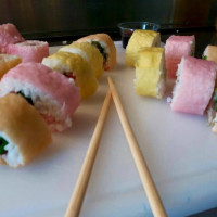 Sushi Vendolo food