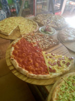 Pizza A Spicchi Forno A Legna food