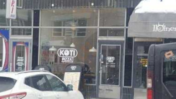 Kotipizza outside