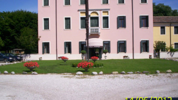 Villa Castagna outside