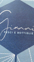 Gianni Pesci E Bottiglie food