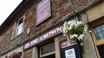 Crown Inn outside