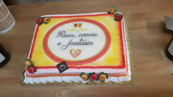 Pizza Amore E Fantasia food