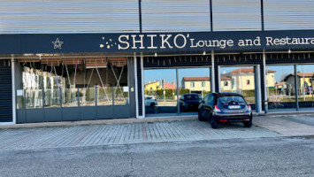 Shiko Lounge And outside