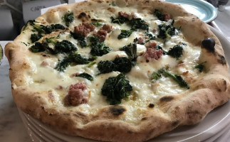 Dantó Il Pizzaiolo Di Spaccanapoli food