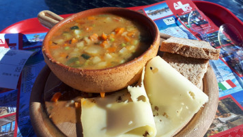 Le Foyer La Thuile food