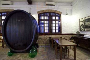 Kantinon Tavern inside