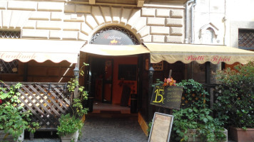 Hosteria Del Cardinale inside