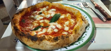 Pizzium Via Vigevano food