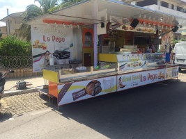 Fast Food La Pupa outside