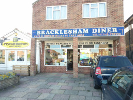 Bracklesham Diner outside