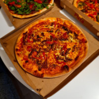 Omo's Pizza Grill food