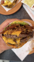 Guzzo Burger Ignoranti food