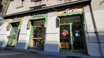 Alice Pizza Giambellino outside