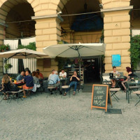 Le Trottoir Alla Darsena food