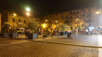 Piazza Morlupo food