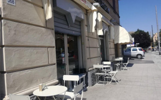 Gelateria Borghi outside