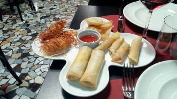 Naga Thai Bistrot food
