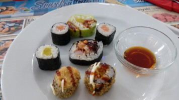 Sushi Wok Blu food