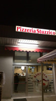 Stuzzico Pizzeria inside
