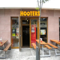 Hooters Frankfurt outside