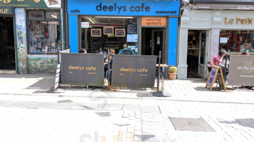 Deelys Cafe food