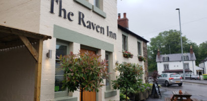 The Raven Inn outside