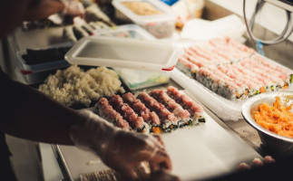 Off-sushi Monopoli food